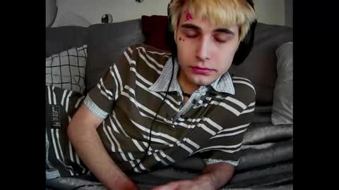 SONNYVAN online show from April 15, 2026, 5:36 am