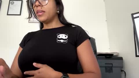 blueaby1 online show from November 20, 2025, 2:39 pm