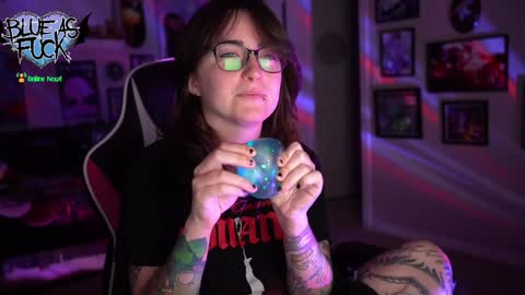 Blue online show from December 20, 2024, 1:25 am