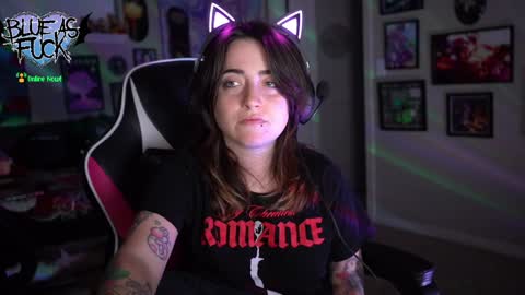 Blue online show from January 2, 2025, 7:12 am