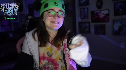 Blue online show from January 21, 2025, 2:33 am