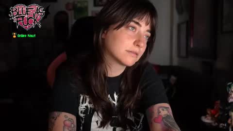 Blue online show from November 28, 2025, 3:09 am