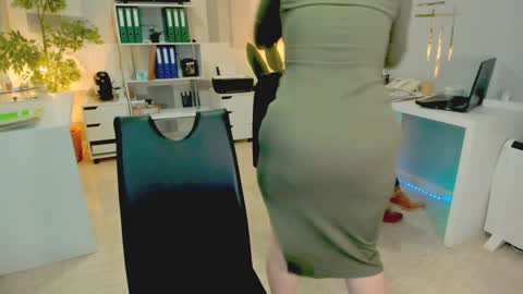 bluediamondsdreams online show from November 7, 2025, 4:40 pm