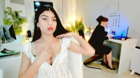 bluediamondsdreams online show from March 5, 2026, 12:34 pm