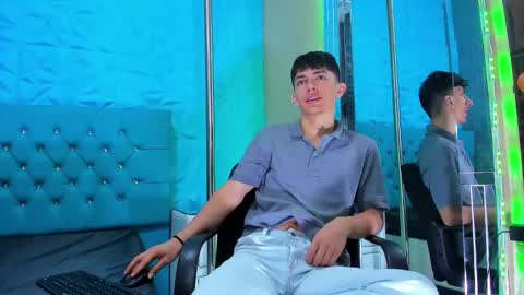 blueestar03 online show from December 28, 2024, 12:35 pm