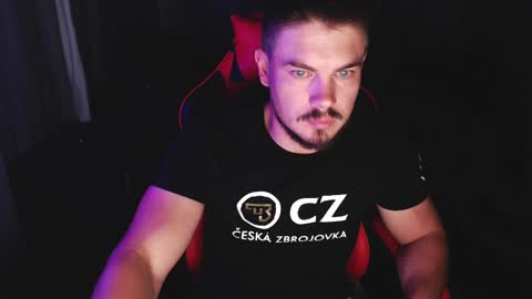 blueeyeboy0 online show from December 3, 2024, 7:33 pm