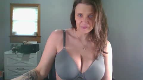 BlueEyedDDVixen online show from April 20, 2026, 1:36 pm