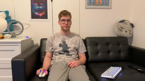 blueeyedtallguy online show from December 30, 2024, 7:04 am