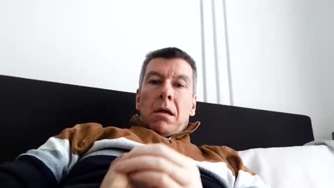 Snapshot of blueeyesteele chatting on April 13, 2026, 11:37 am blueeyesteele online show from April 13, 2026, 11:37 am