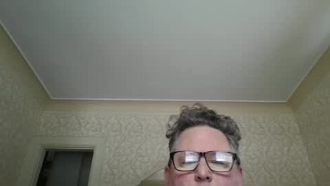 Snapshot of bluemoose70 chatting on December 3, 2024, 3:22 pm bluemoose70 online show from December 3, 2024, 3:22 pm