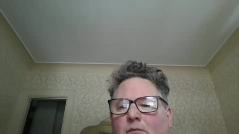 Snapshot of bluemoose70 chatting on December 6, 2024, 4:17 pm bluemoose70 online show from December 6, 2024, 4:17 pm