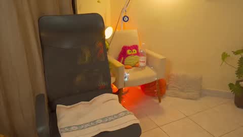 FLORAA online show from September 20, 2025, 4:24 am