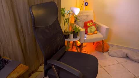 FLORAA online show from October 22, 2025, 12:49 pm