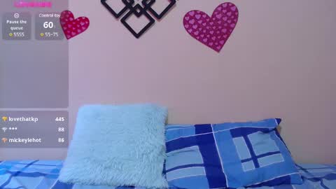 Violette 3 online show from March 8, 2025, 7:20 pm