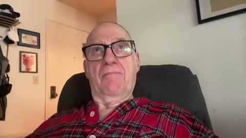 Blueyedudeseattle online show from April 19, 2026, 4:06 pm