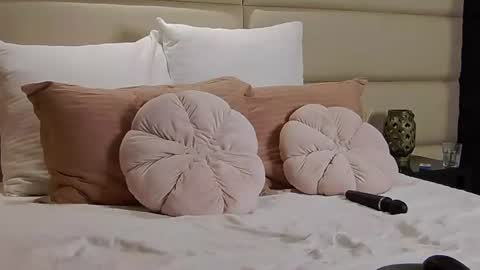 Snapshot of blush_bliss chatting on July 10, 2026, 9:17 pm BlushBliss online show from July 10, 2026, 9:17 pm