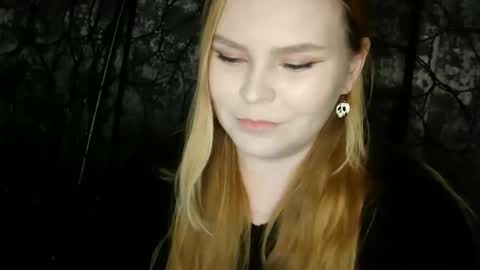 blushing_star online show from November 24, 2025, 4:40 pm