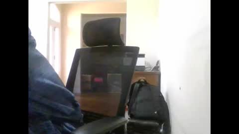 bluuthunder1914 online show from October 7, 2025, 5:32 pm