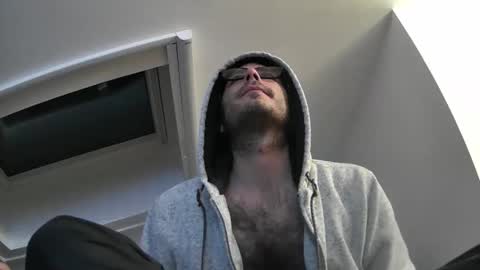 bo22222222 online show from April 15, 2026, 8:42 pm