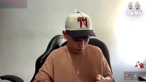 Bob  INDEPENDENT MODEL online show from December 10, 2024, 8:38 pm