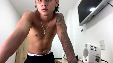 Bob  INDEPENDENT MODEL online show from September 10, 2025, 2:11 am