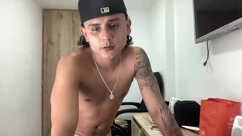 Bob  INDEPENDENT MODEL online show from September 28, 2025, 6:30 am