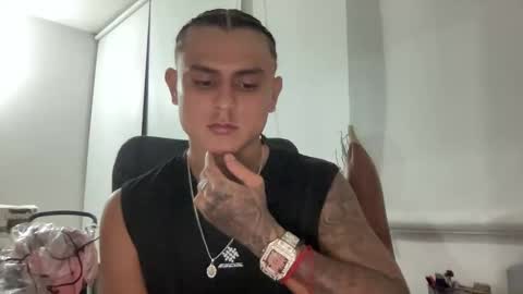 Bob  INDEPENDENT MODEL online show from October 19, 2025, 12:55 am