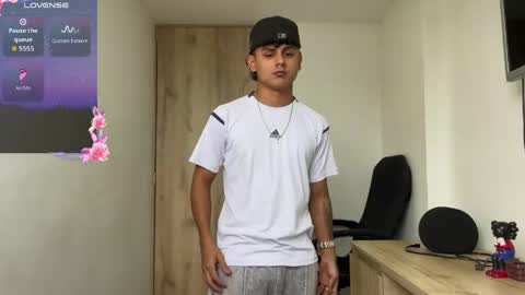 Bob  INDEPENDENT MODEL online show from April 8, 2026, 5:13 pm