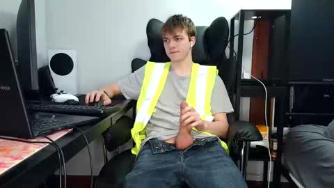 Snapshot of bobby72738 chatting on October 16, 2025, 3:51 am bobby72738 online show from October 16, 2025, 3:51 am