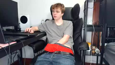 Snapshot of bobby72738 chatting on October 25, 2025, 2:41 am bobby72738 online show from October 25, 2025, 2:41 am