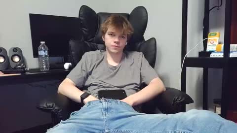 Snapshot of bobby72738 chatting on December 1, 2025, 4:06 am bobby72738 online show from December 1, 2025, 4:06 am