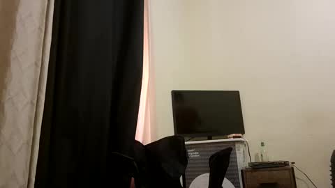 bobby_00x00 online show from February 26, 2026, 6:34 am