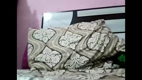 bobby_horny03 online show from April 21, 2026, 2:51 am