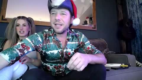 Snapshot of bobbyandsadie chatting on December 17, 2025, 5:02 am Bobby and Sadie online show from December 17, 2025, 5:02 am