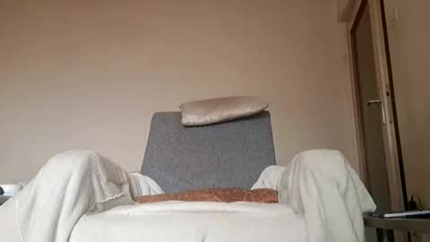 bobbytoyyboy online show from December 8, 2024, 8:51 am