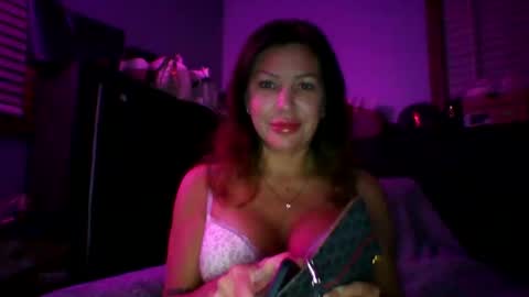 milf online show from October 15, 2025, 4:01 am