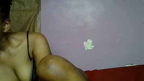 Snapshot of body_desire1 chatting on December 17, 2025, 9:32 pm body_desire1 online show from December 17, 2025, 9:32 pm
