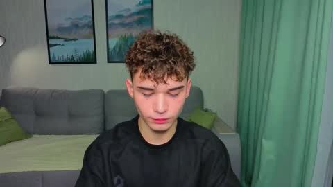 ALEXPVT IS OPEN online show from September 21, 2025, 7:04 pm