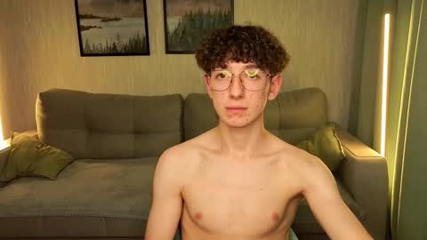 ALEXPVT IS OPEN online show from October 10, 2025, 3:33 pm