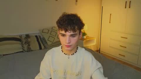 ALEXPVT IS OPEN online show from October 17, 2025, 6:27 am