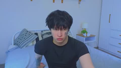 ALEXPVT IS OPEN online show from November 12, 2025, 2:23 am