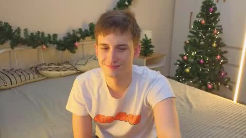 ALEXPVT IS OPEN online show from December 19, 2025, 5:03 am