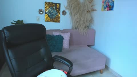  Salma Independent Model online show from January 23, 2025, 7:51 pm