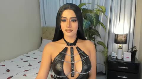 bombshelllaurax online show from March 3, 2025, 7:21 am