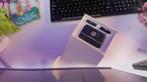 bonet_iris online show from February 25, 2026, 7:01 pm