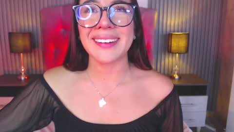 bonnali_lune online show from November 22, 2025, 10:42 pm