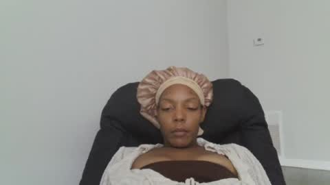 Snapshot of bonneebi chatting on July 2, 2026, 5:19 pm bonneebi online show from July 2, 2026, 5:19 pm