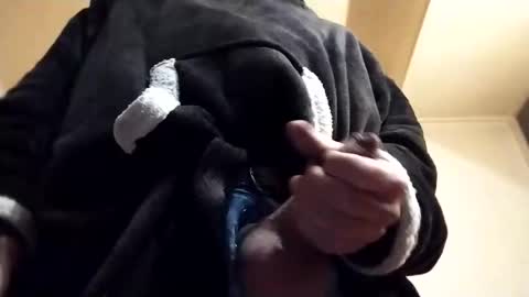 bonnequeue53 online show from November 23, 2025, 9:47 pm