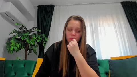Snapshot of bonnie77777 chatting on March 4, 2025, 8:57 am Bonnie online show from March 4, 2025, 8:57 am