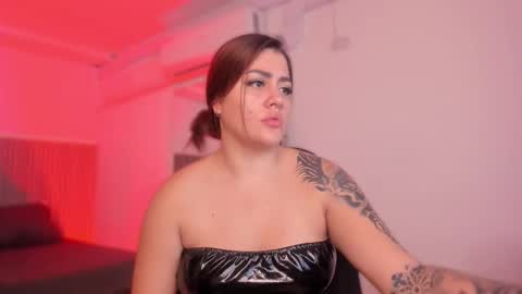 Bonnie  online show from December 22, 2025, 11:18 am